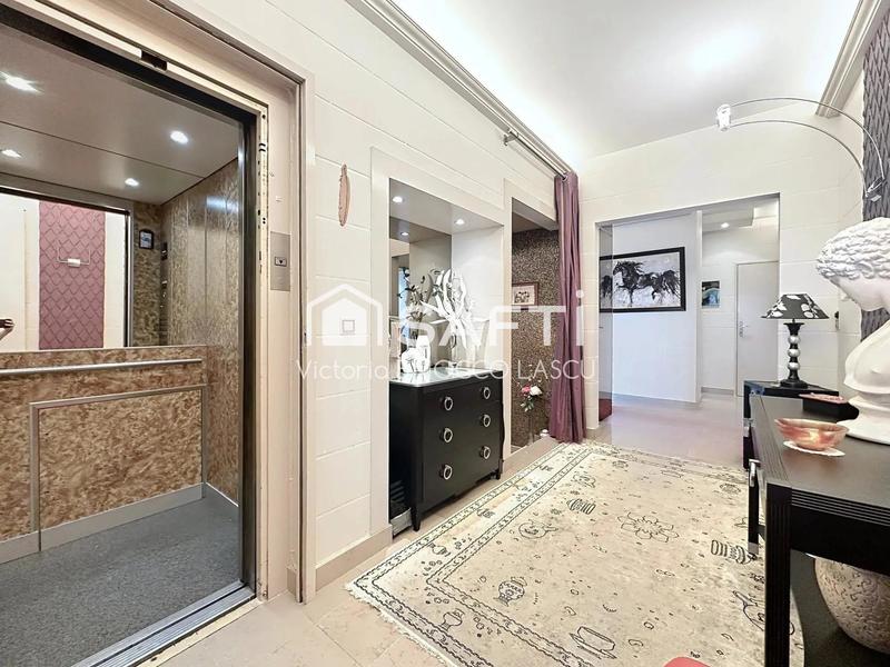 Appartement - 171 m² - 5 pièces