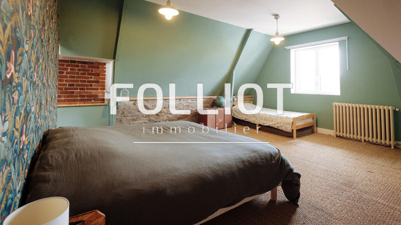 Maison - 226 m² - 9 pièces