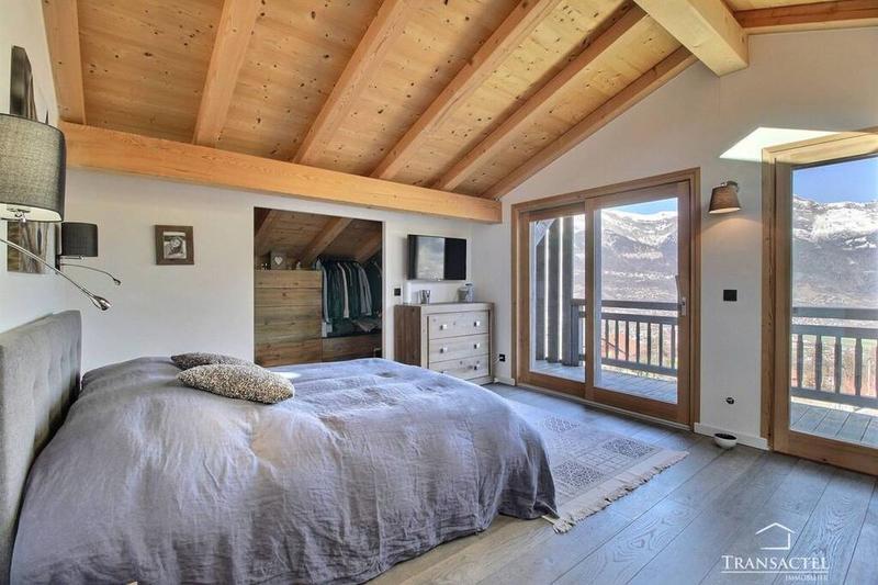 Châlet - 365 m² - 6 pièces