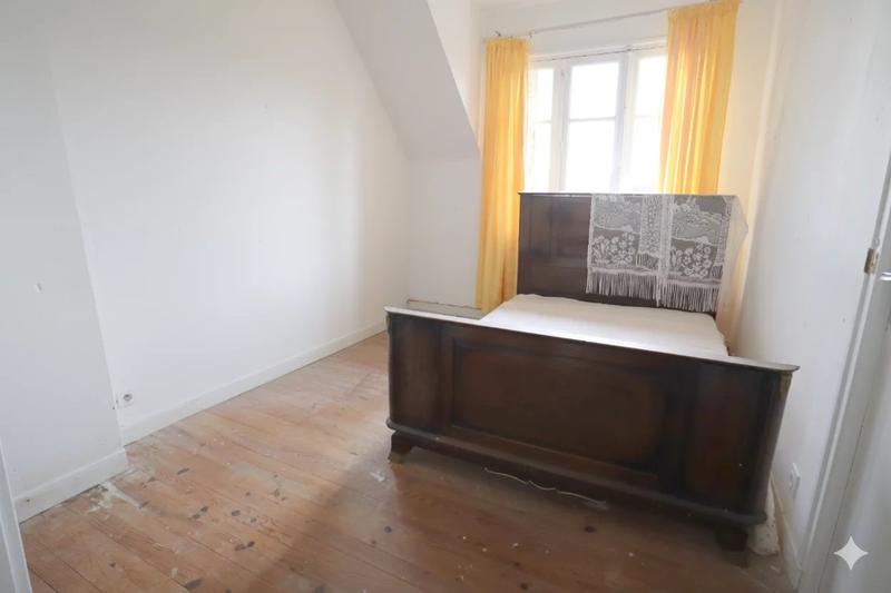 Maison - 111 m² - 7 pièces