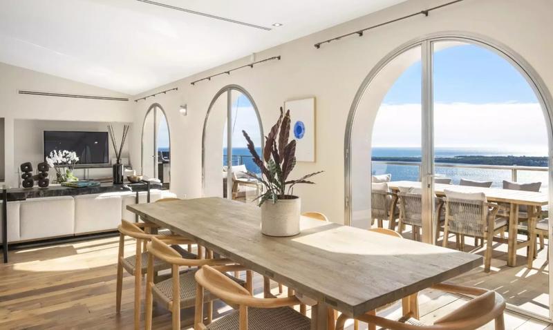 Villa - 300 m² - 10 pièces