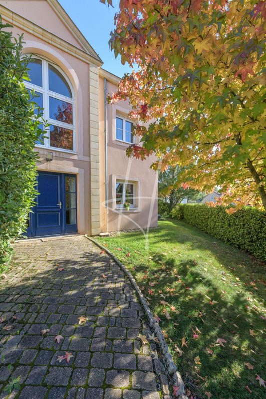 Maison - 165 m² - 6 pièces