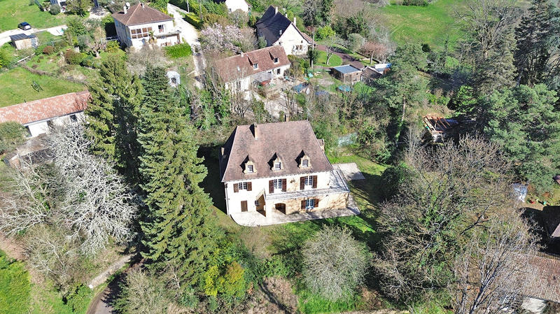 Maison - 200 m² - 10 pièces