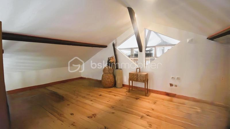 Maison - 200 m² - 6 pièces