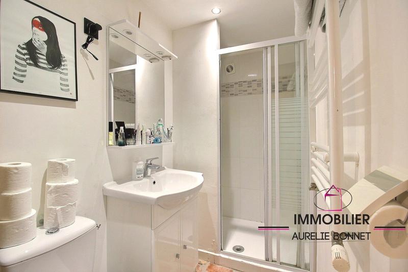 Maison - 325 m² - 15 pièces