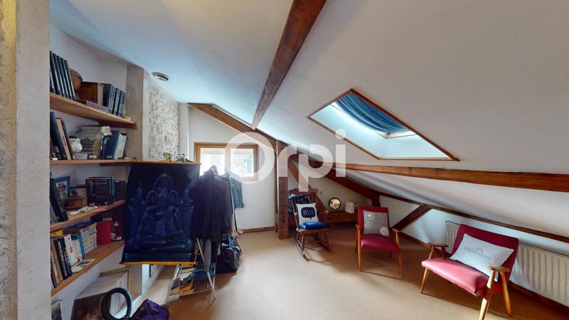 Maison - 243 m² - 6 pièces