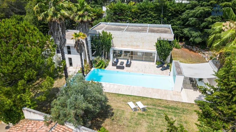 Villa - 600 m² - 6 pièces