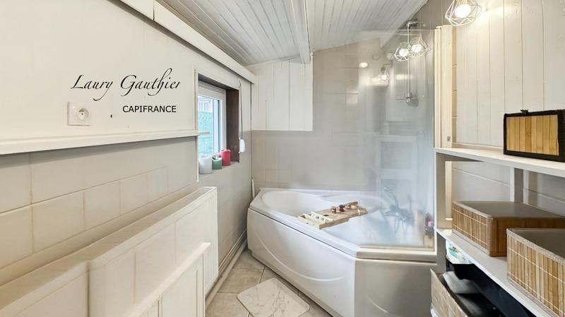 Maison - 95 m² - 5 pièces