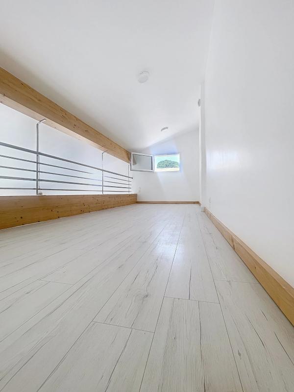 Maison - 216 m² - 8 pièces