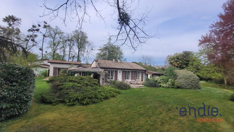 Viager - Maison de village - 140 m² - 7 pièces