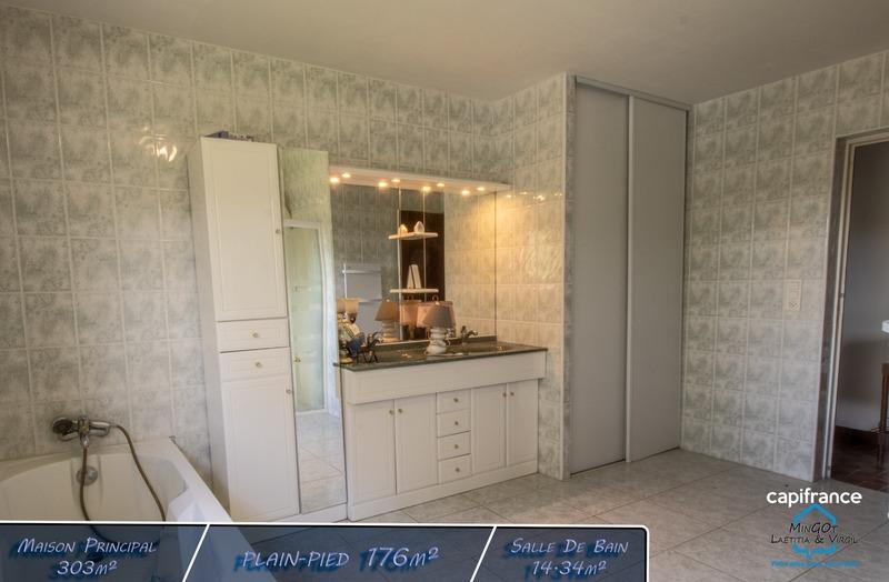 Propriété - 354 m² - 10 pièces