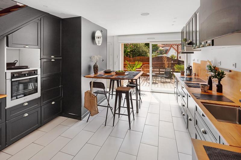 Maison - 198 m² - 7 pièces