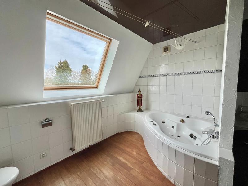 Maison - 215 m² - 7 pièces