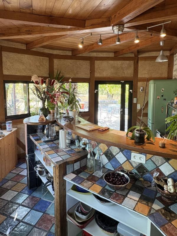 Propriété - 225 m² - 9 pièces