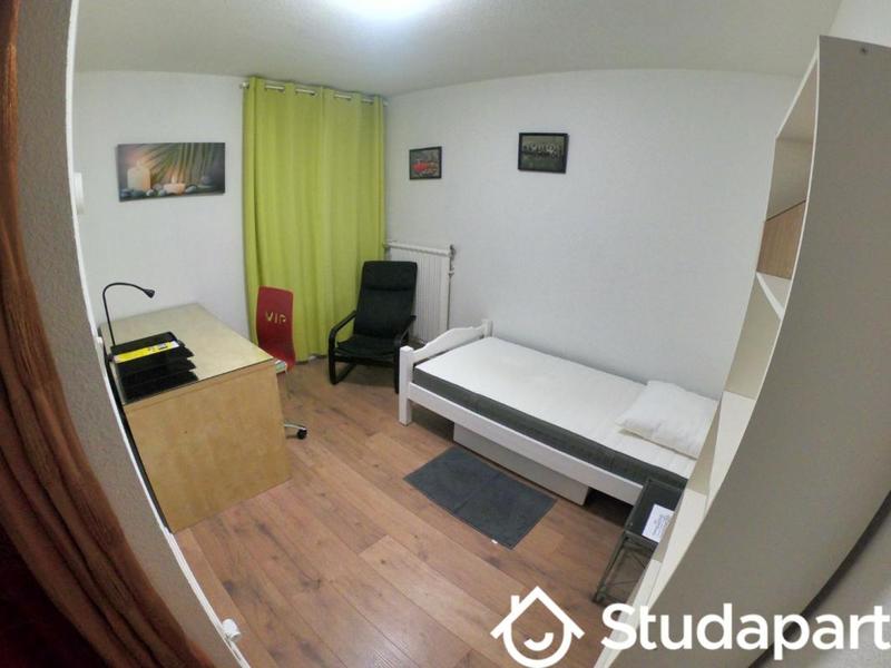 Chambre - 13 m² - 1 pièce