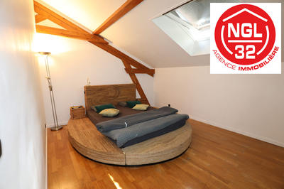 Maison - 250 m² - 9 pièces