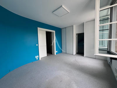 Bureau - 97 m² - 5 pièces