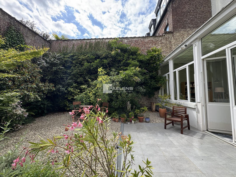 Maison - 200 m² - 7 pièces