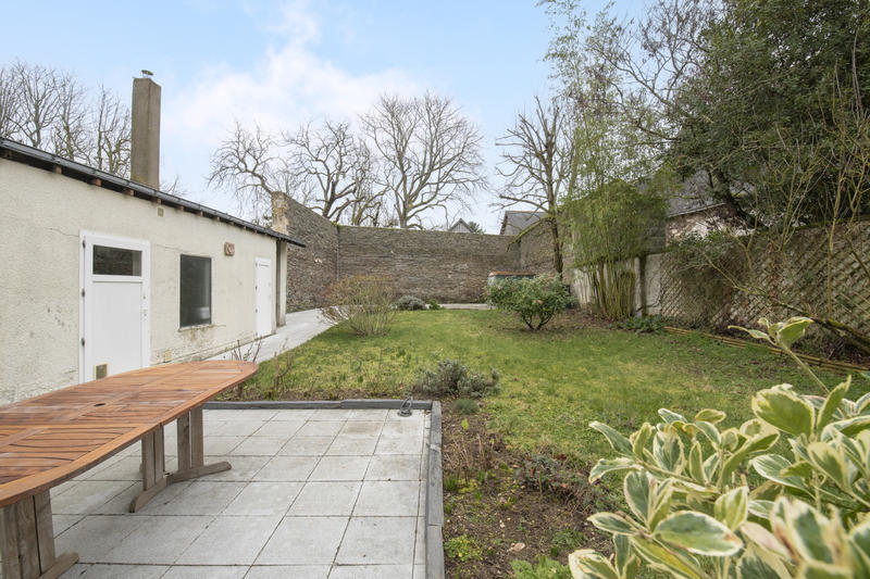 Maison - 233 m² - 9 pièces