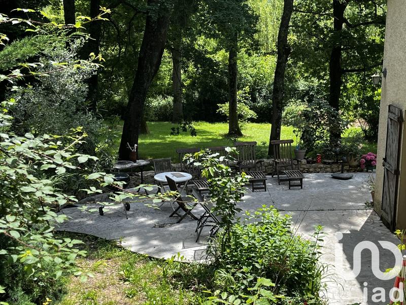 Maison - 280 m² - 9 pièces