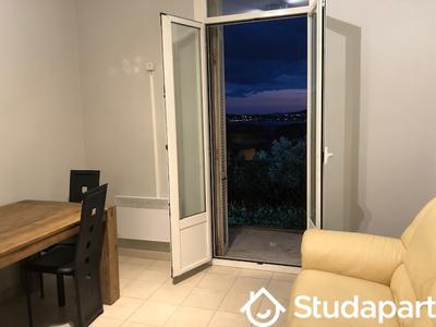 Chambre - 12 m² - 1 pièce