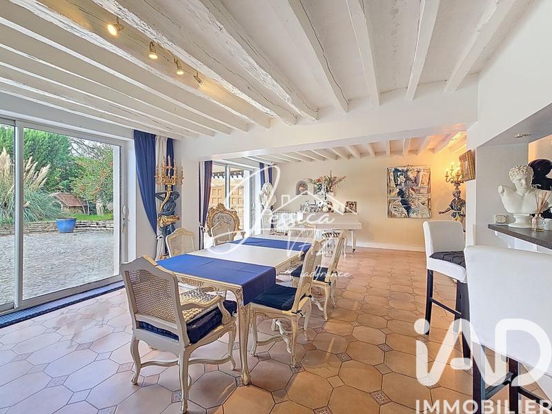 Maison - 260 m² - 10 pièces