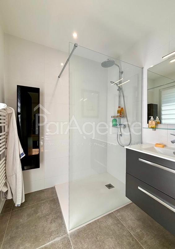 Maison - 104 m² - 4 pièces