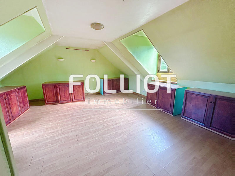 Maison - 277 m² - 8 pièces