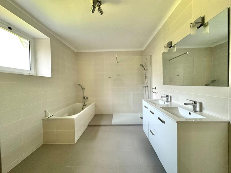 Maison - 190 m² - 6 pièces