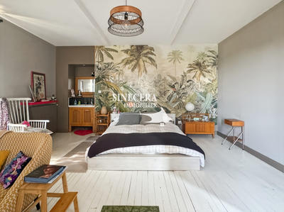 Maison - 260 m² - 9 pièces