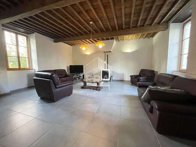 Maison - 243 m² - 6 pièces