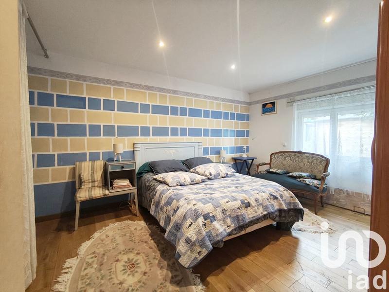 Maison - 237 m² - 10 pièces