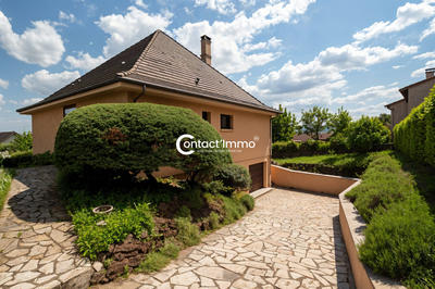 Maison traditionnelle - 160 m² - 6 pièces