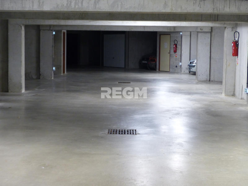 Parking / Garage - 18 m²