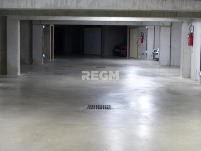 Parking / Garage - 18 m²
