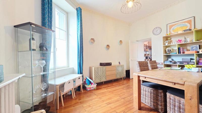 Maison - 189 m² - 8 pièces