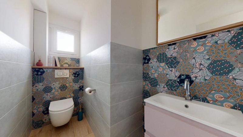 Maison - 225 m² - 8 pièces