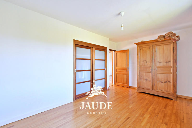 Maison - 221 m² - 10 pièces