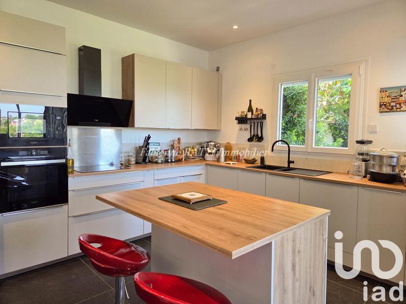 Maison - 204 m² - 7 pièces