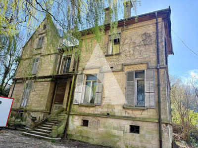 Demeure - 264 m² - 12 pièces