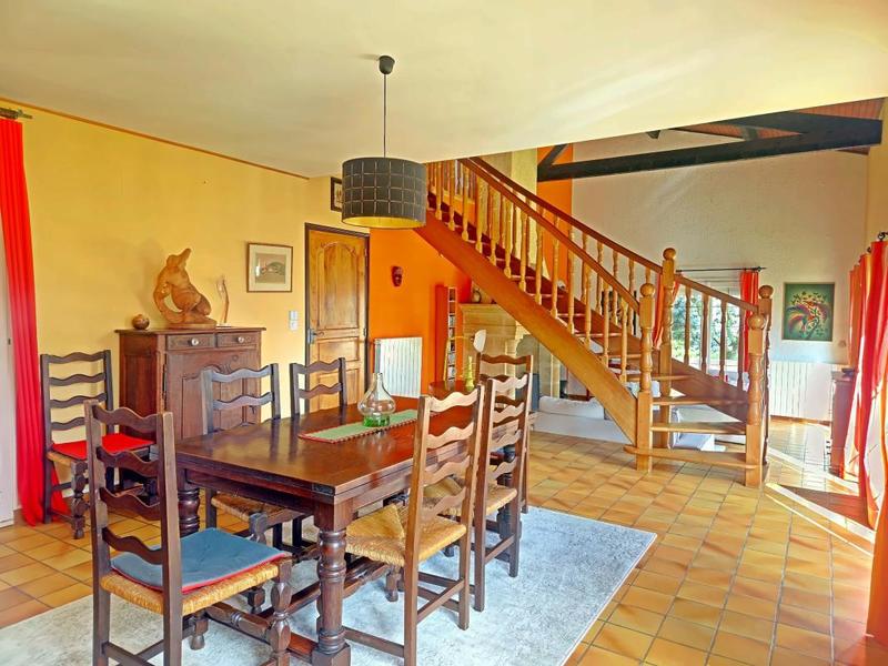 Maison - 198 m² - 5 pièces