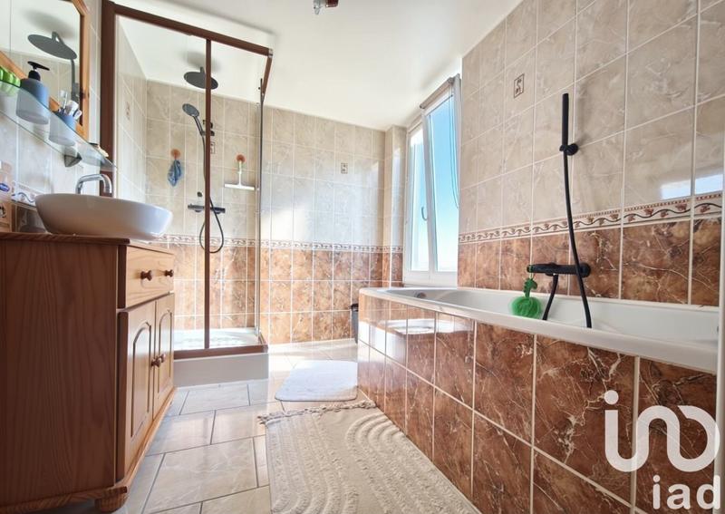 Maison - 212 m² - 6 pièces