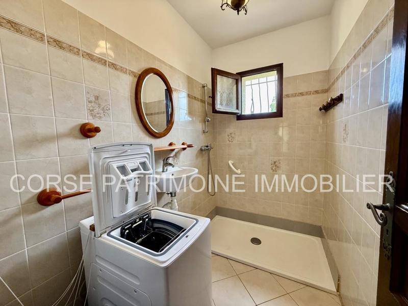 Maison - 225 m² - 12 pièces