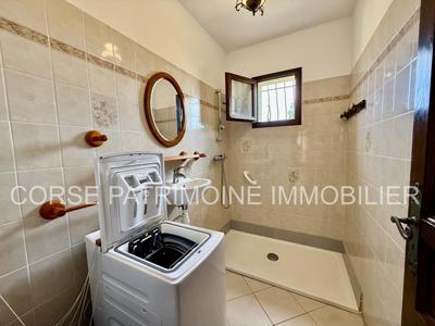 Maison - 225 m² - 12 pièces