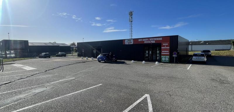 Local commercial - 256 m²