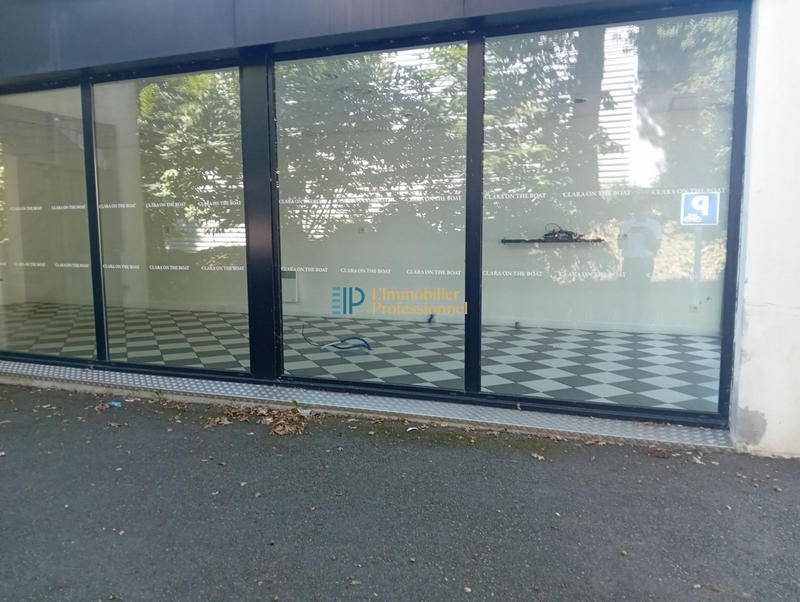 Local commercial - 56 m² - 2 pièces