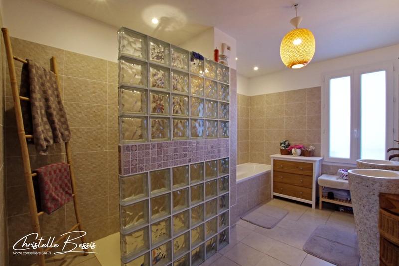 Maison - 120 m² - 5 pièces