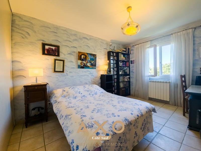Maison - 230 m² - 8 pièces