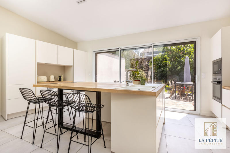 Maison - 145 m² - 5 pièces