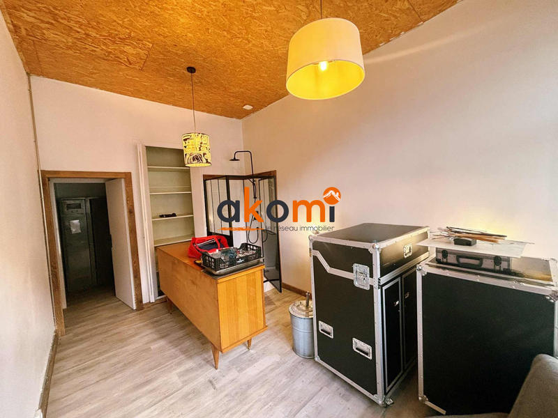 Local commercial - 232 m² - 9 pièces